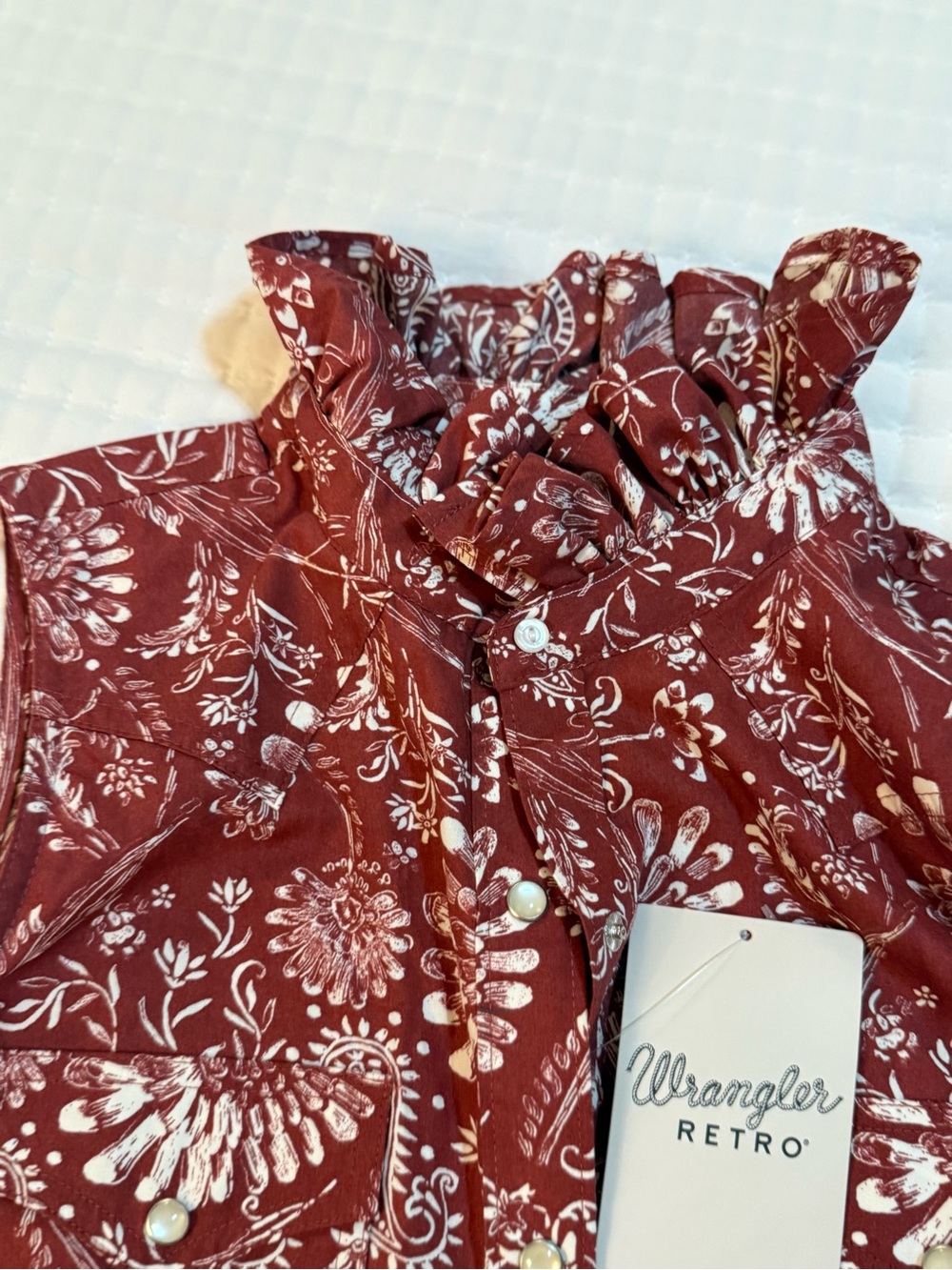 Upcycled Ruffled Collar Sleeveless Button-Up Top in Rust Floral. M - Picture 6 of 8